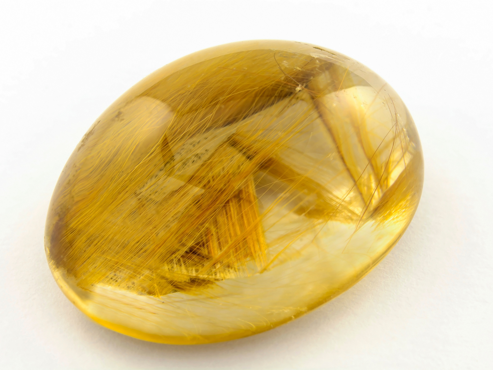 ルチルクォーツの意味｜金運と運命を動かす黄金のエネルギー